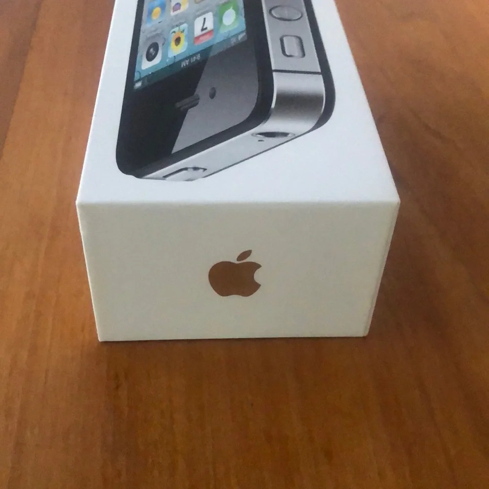 Apple iPhone 4S Box